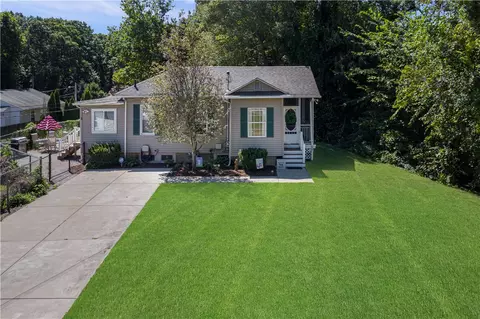 3 Byron Blvd, Warwick, RI 02888 photo 1