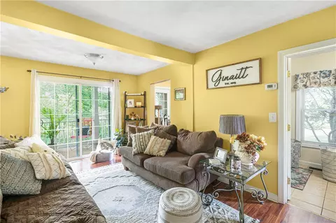 3 Byron Blvd, Warwick, RI 02888 photo 10