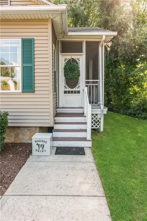 3 Byron Blvd, Warwick, RI 02888 photo 5
