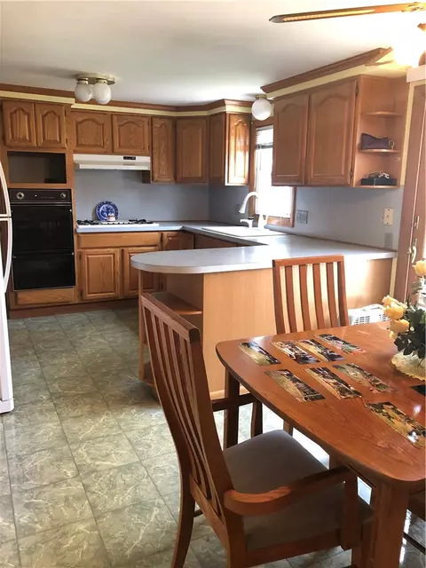 15 Thatch Ct, Warwick, RI 02889 photo 6