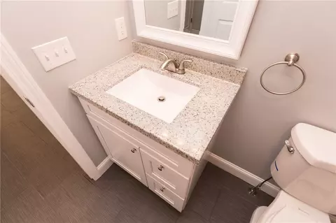 8 Delaware Ave, Warwick, RI 02888 photo 29