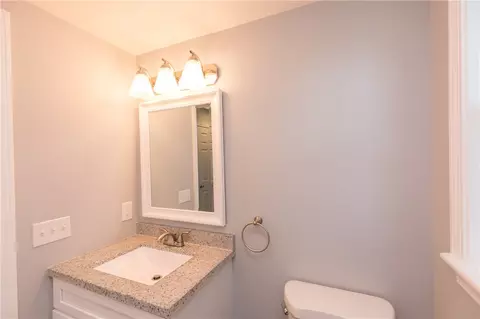 8 Delaware Ave, Warwick, RI 02888 photo 30