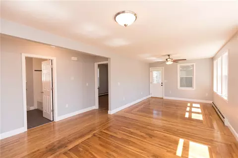 8 Delaware Ave, Warwick, RI 02888 photo 10