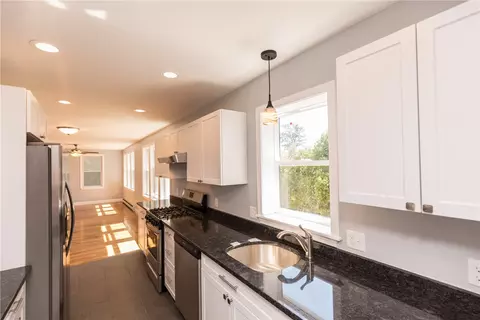 8 Delaware Ave, Warwick, RI 02888 photo 28