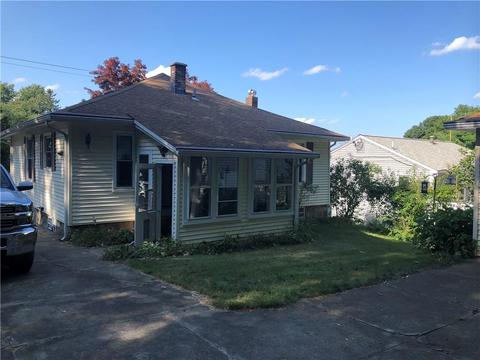 152 Rhodes Ave, Woonsocket, RI 02895 photo 4