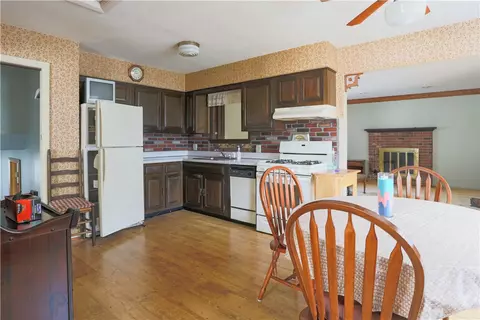 2 Holmes St, Westerly, RI 02891 photo 7