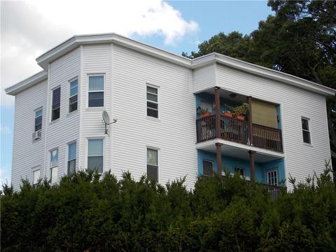 31 Cady St, Woonsocket, RI 02895 photo 3