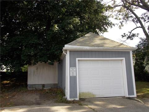 31 Cady St, Woonsocket, RI 02895 photo 9