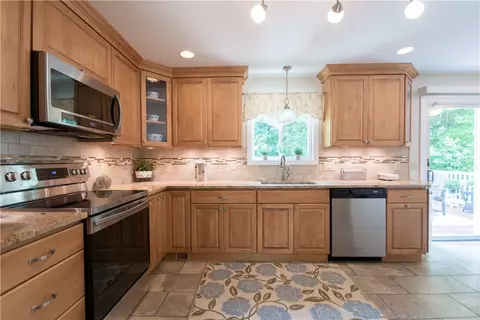 60 Cobblestone Ter, Coventry, RI 02816 photo 10