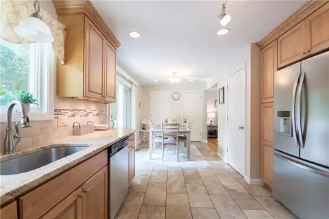 60 Cobblestone Ter, Coventry, RI 02816 photo 5