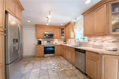 60 Cobblestone Ter, Coventry, RI 02816 photo 9