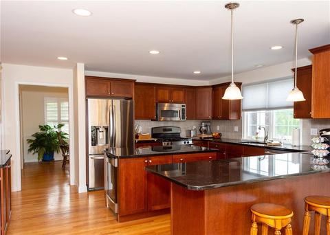 33 Paddock Ln, Middletown, RI 02842 photo 9