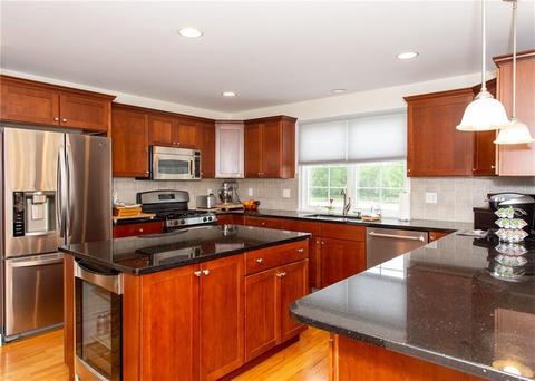 33 Paddock Ln, Middletown, RI 02842 photo 8