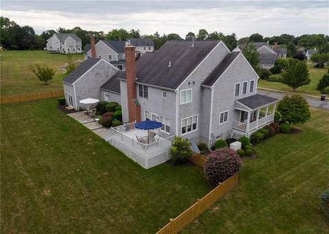 33 Paddock Ln, Middletown, RI 02842 photo 2
