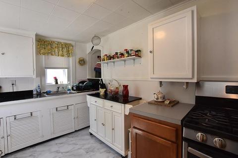 20 Junction St, Warwick, RI 02889 photo 5