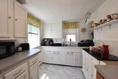 20 Junction St, Warwick, RI 02889 photo 4