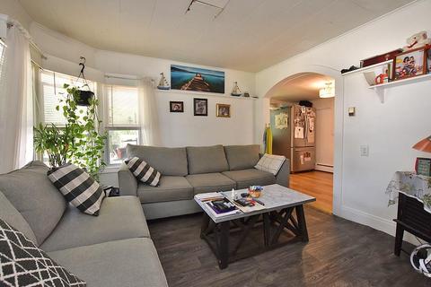 20 Junction St, Warwick, RI 02889 photo 2
