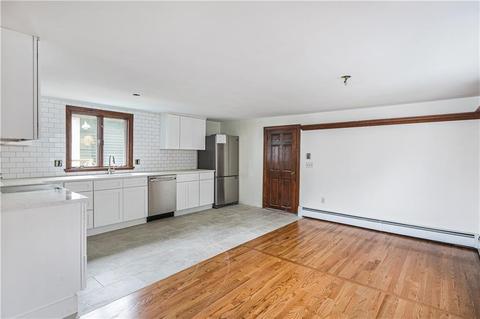 4 Locust Ter, Warren, RI 02885 photo 9