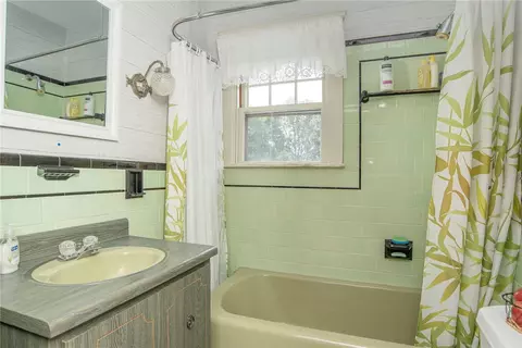 110 Main Ave, Warwick, RI 02886 photo 36