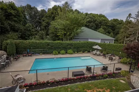 110 Main Ave, Warwick, RI 02886 photo 8