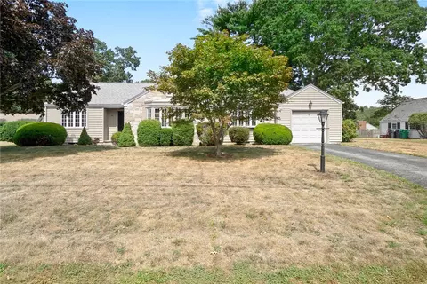 41 Squantum Dr, Warwick, RI 02888 photo 32