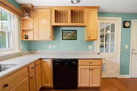 41 Squantum Dr, Warwick, RI 02888 photo 11