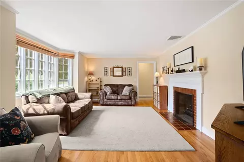 41 Squantum Dr, Warwick, RI 02888 photo 6