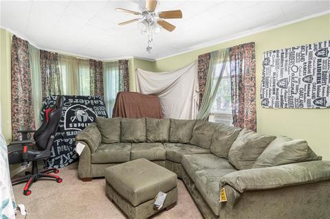 44 Oak St, Woonsocket, RI 02895 photo 5