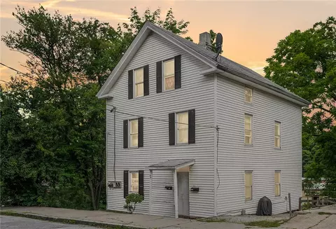 44 Oak St, Woonsocket, RI 02895 photo 1