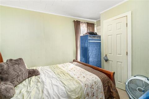 44 Oak St, Woonsocket, RI 02895 photo 7