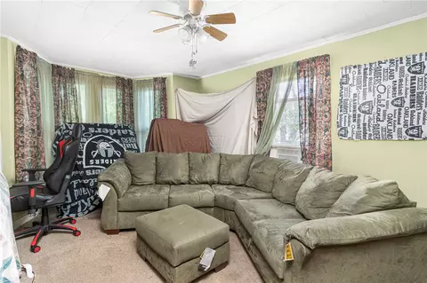 44 Oak St, Woonsocket, RI 02895 photo 5