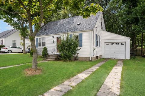 1867 Warwick Ave, Warwick, RI 02889 photo 1