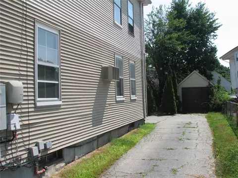 192 High St, Woonsocket, RI 02895 photo 3