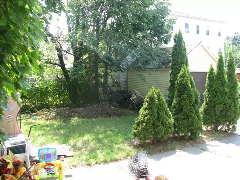 192 High St, Woonsocket, RI 02895 photo 4