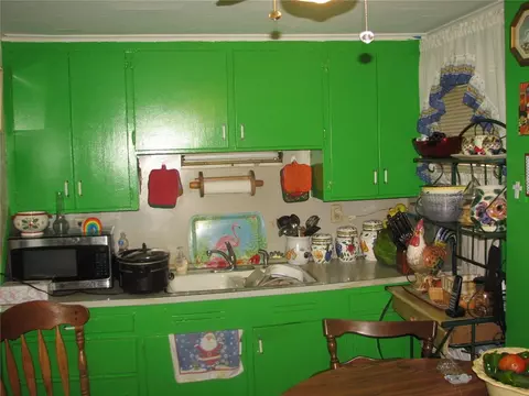 192 High St, Woonsocket, RI 02895 photo 5