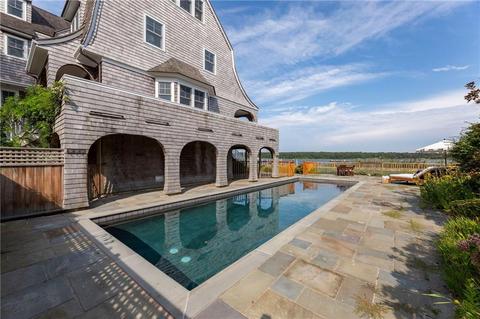 31 Pasadena Ave, Westerly, RI 02891 photo 2
