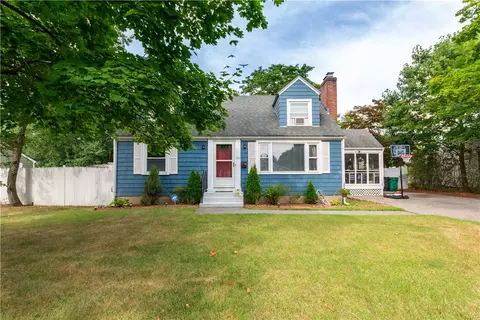 35 Keystone Dr, Warwick, RI 02886 photo 2