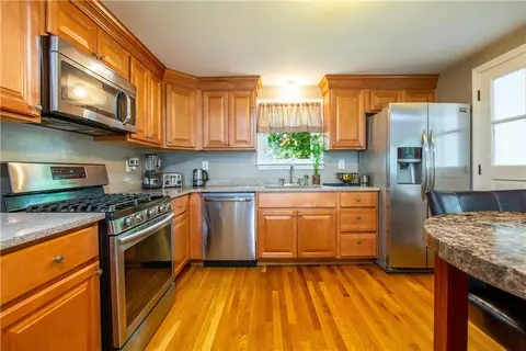 35 Keystone Dr, Warwick, RI 02886 photo 17