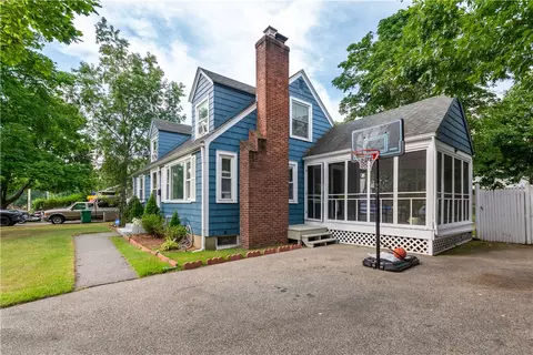 35 Keystone Dr, Warwick, RI 02886 photo 4