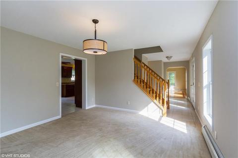 653 Commonwealth Ave, Warwick, RI 02886 photo 8