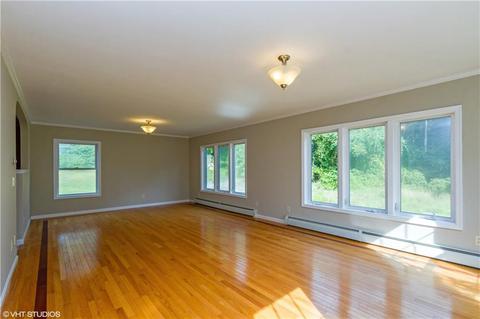 653 Commonwealth Ave, Warwick, RI 02886 photo 3