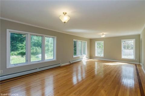653 Commonwealth Ave, Warwick, RI 02886 photo 4