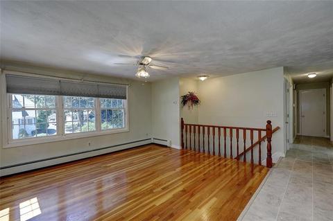 286 Lucille St, Woonsocket, RI 02895 photo 12