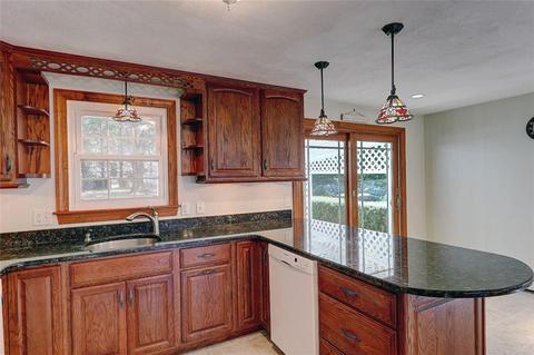 286 Lucille St, Woonsocket, RI 02895 photo 16