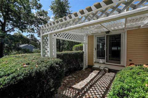 286 Lucille St, Woonsocket, RI 02895 photo 10