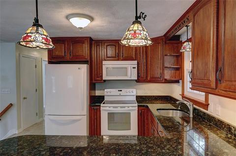 286 Lucille St, Woonsocket, RI 02895 photo 36