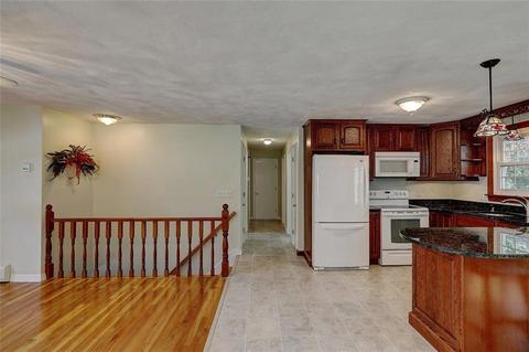 286 Lucille St, Woonsocket, RI 02895 photo 21