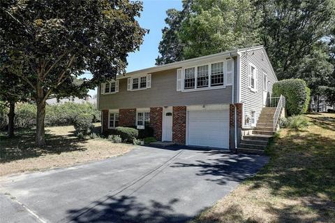 286 Lucille St, Woonsocket, RI 02895 photo 1