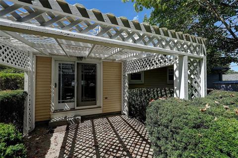 286 Lucille St, Woonsocket, RI 02895 photo 9