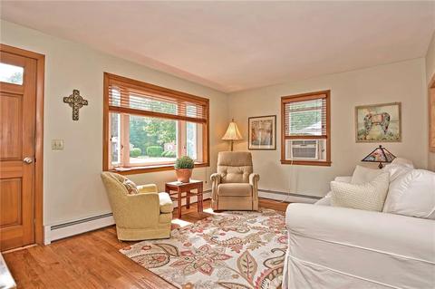 14 Ridgeway Dr, Warren, RI 02885 photo 4